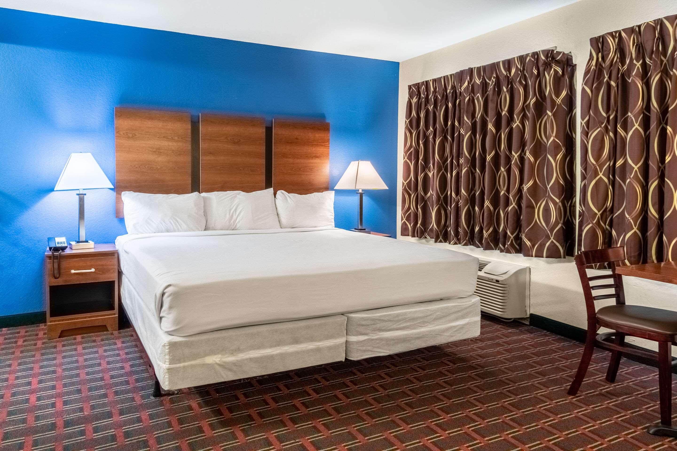 Rodeway Inn Вітерфорд Екстер'єр фото